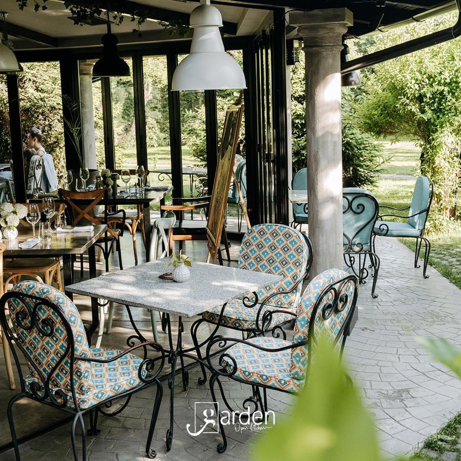Hotel Garden Pristina Buitenkant foto